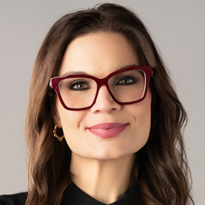 Headshot of Sarah Trau