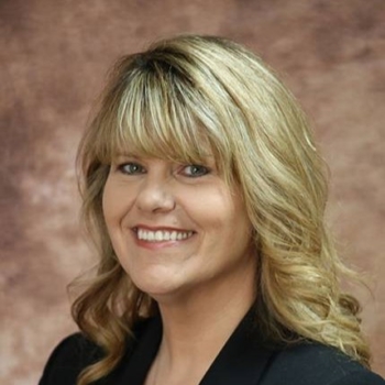 Crystal Hunnicutt Headshot